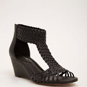 TORRID GOTH VAMPIRE BLACK BRAIDED T-STRAP WEDGE SZ 8W PLUS BOHO GYPSY PREOWNED